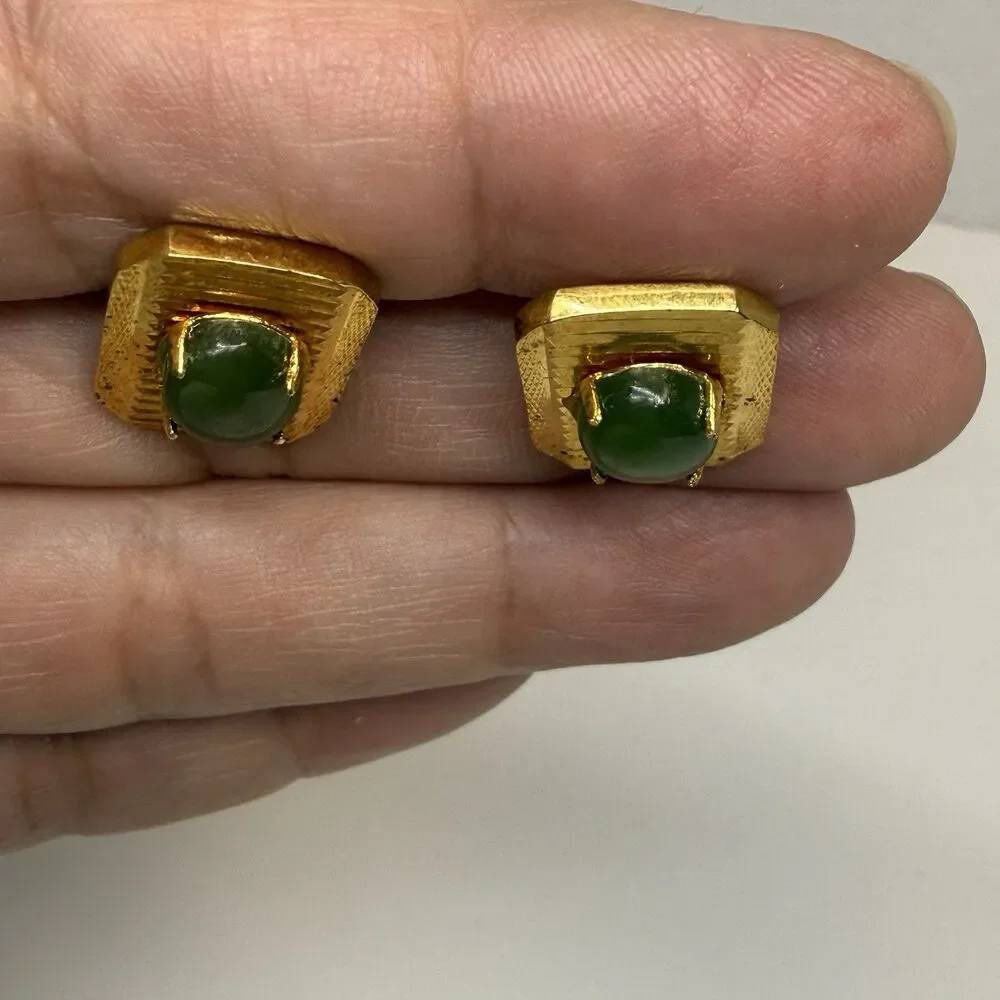Vintage Gold Tone With Jade Stone Cuff Links And Matching Tie Tack